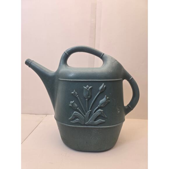 Vintage 1987 Union Products Plastic Watering Can Tulip Design 2 Gallon USA - Picture 1 of 3